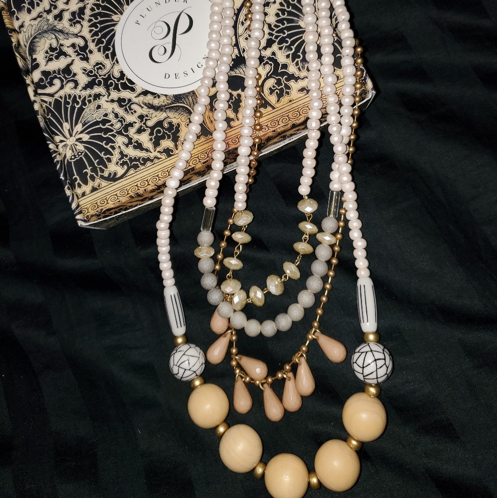 Statement necklace